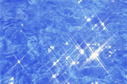 广东疑现火流星 网友称听到巨响 夜空被照亮引发热议